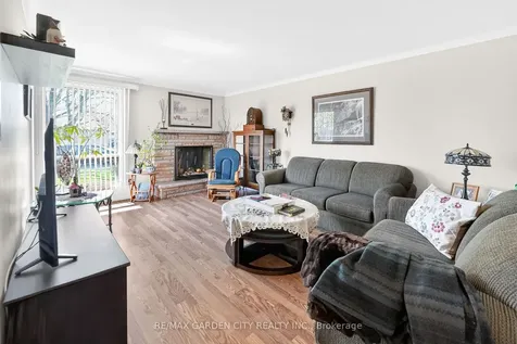 5 Lockview Crescent St. Catharines ON L2M 2T2