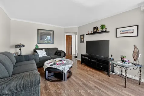 5 Lockview Crescent St. Catharines ON L2M 2T2