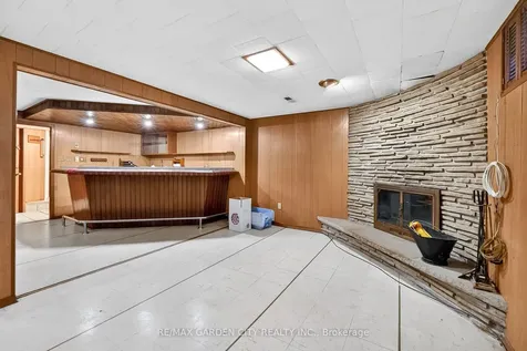 5 Lockview Crescent St. Catharines ON L2M 2T2