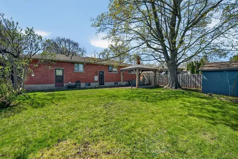 5 Lockview Crescent St. Catharines ON L2M 2T2