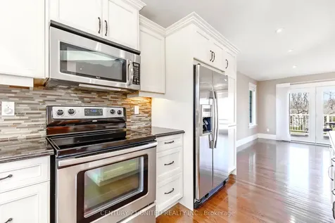 301 Carnegie Avenue Peterborough ON K9L 0B3