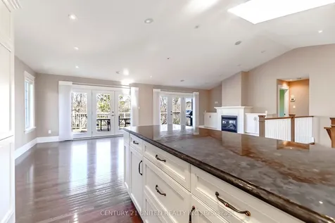 301 Carnegie Avenue Peterborough ON K9L 0B3