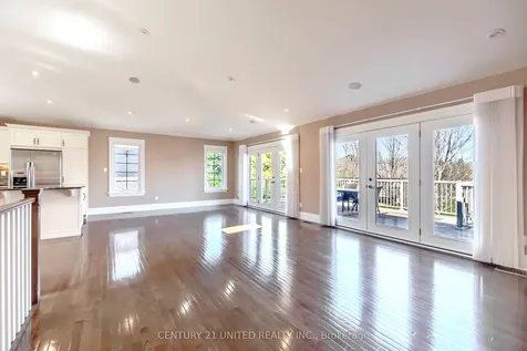 301 Carnegie Avenue Peterborough ON K9L 0B3