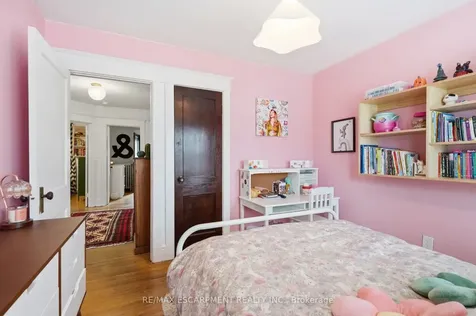 37 Connaught Avenue S Hamilton ON L8M 3C3