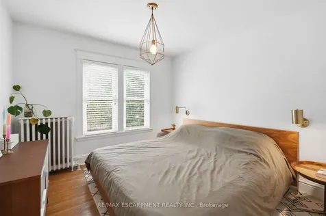 37 Connaught Avenue S Hamilton ON L8M 3C3