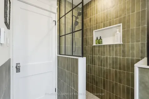 37 Connaught Avenue S Hamilton ON L8M 3C3