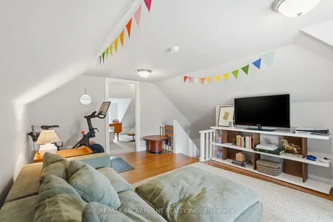 37 Connaught Avenue S Hamilton ON L8M 3C3