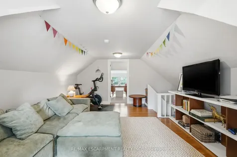 37 Connaught Avenue S Hamilton ON L8M 3C3