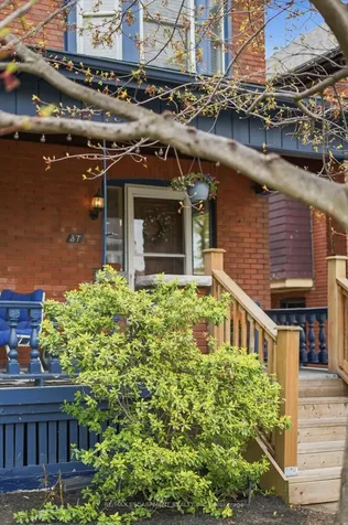 37 Connaught Avenue S Hamilton ON L8M 3C3