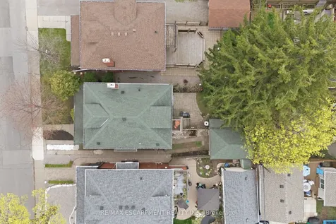 37 Connaught Avenue S Hamilton ON L8M 3C3