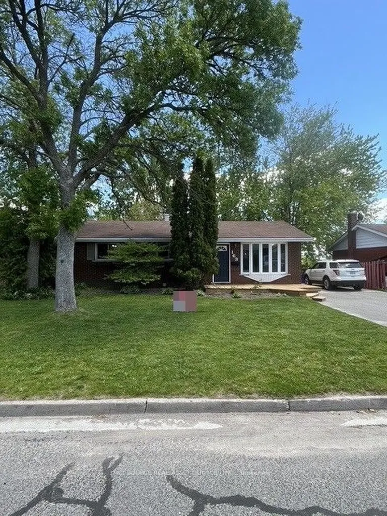 163 Herbert Street Peterborough ON K9H 6J1