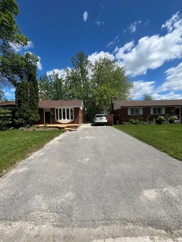 163 Herbert Street Peterborough ON K9H 6J1