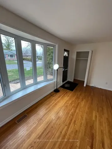 163 Herbert Street Peterborough ON K9H 6J1