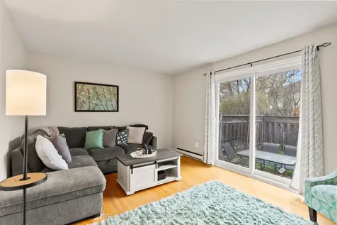 43 Prince Of Wales Drive Belleville ON K8P 2T5