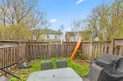 43 Prince Of Wales Drive Belleville ON K8P 2T5