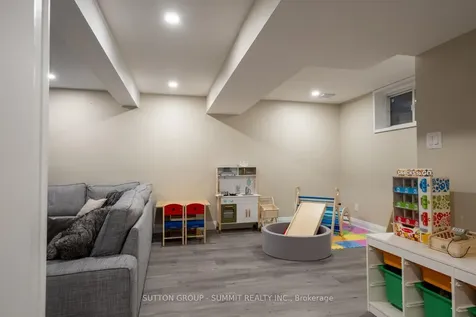 27 Millbridge Crescent Pelham ON L0S 1E1
