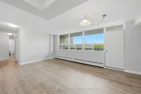 15 Nicklaus Drive Hamilton ON L8K 5J5