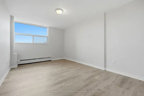 15 Nicklaus Drive Hamilton ON L8K 5J5