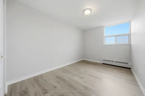 15 Nicklaus Drive Hamilton ON L8K 5J5