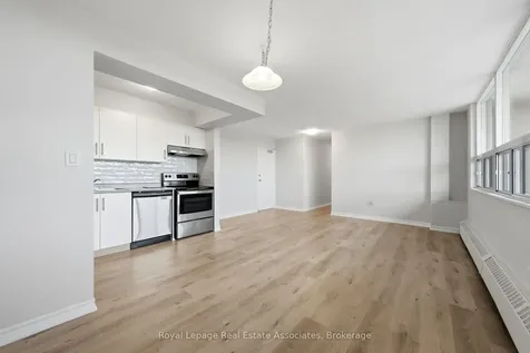 15 Nicklaus Drive Hamilton ON L8K 5J5