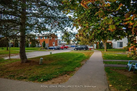 207D North Park Street Belleville ON K8P 4T9