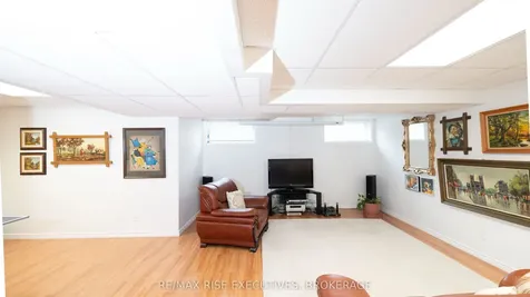 1405 Crossfield Avenue Kingston ON K7P 0E7