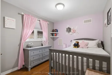 35 Gale Crescent Belleville ON K8N 0M4