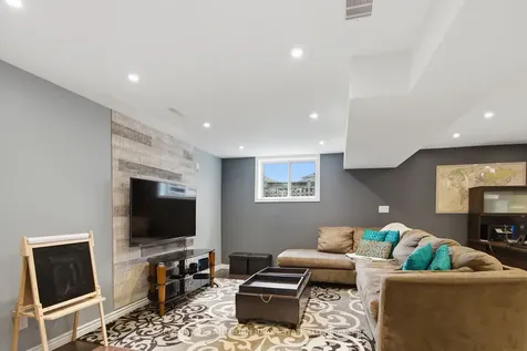 35 Gale Crescent Belleville ON K8N 0M4