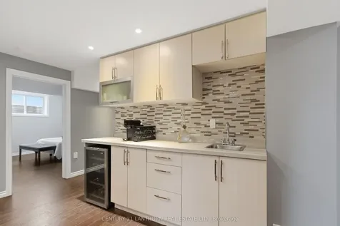 35 Gale Crescent Belleville ON K8N 0M4