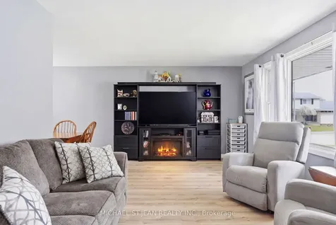 4 Clifton Downs Road Hamilton ON L9C 2P2
