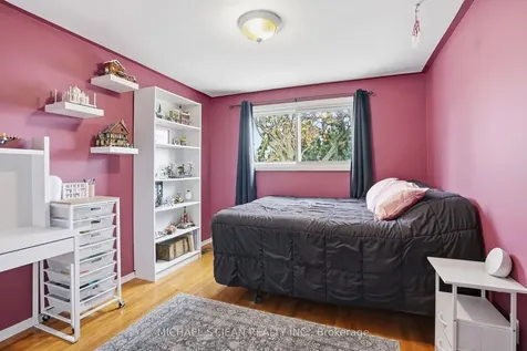 4 Clifton Downs Road Hamilton ON L9C 2P2