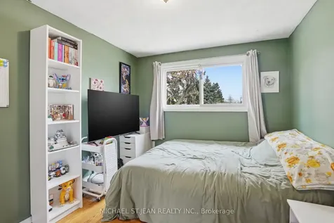 4 Clifton Downs Road Hamilton ON L9C 2P2