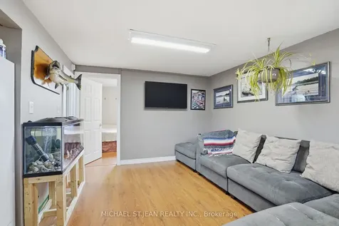 4 Clifton Downs Road Hamilton ON L9C 2P2