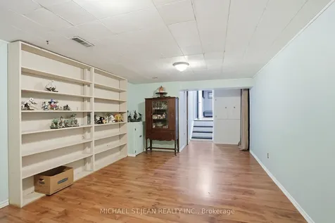 4 Clifton Downs Road Hamilton ON L9C 2P2