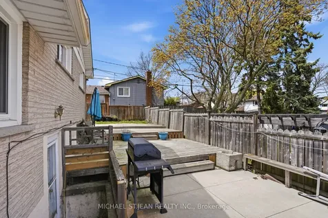 4 Clifton Downs Road Hamilton ON L9C 2P2