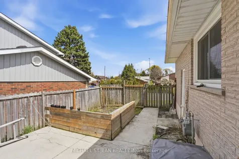 4 Clifton Downs Road Hamilton ON L9C 2P2