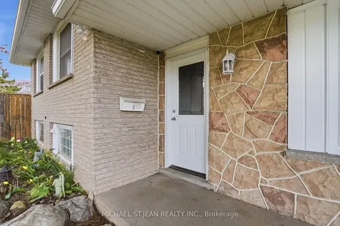4 Clifton Downs Road Hamilton ON L9C 2P2