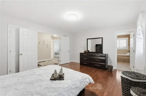 42 Archer Way Hamilton ON L0R 1W0