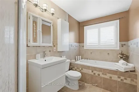 42 Archer Way Hamilton ON L0R 1W0