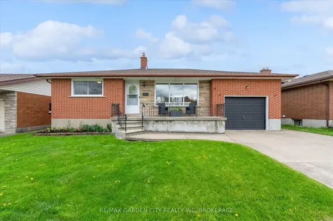 17 St. Charles Drive Thorold ON L2V 2W3