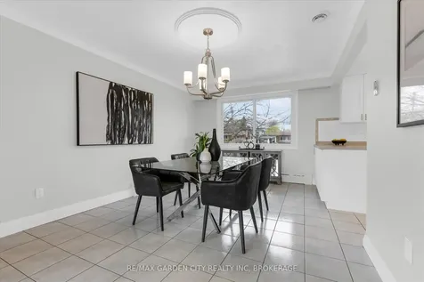 17 St. Charles Drive Thorold ON L2V 2W3