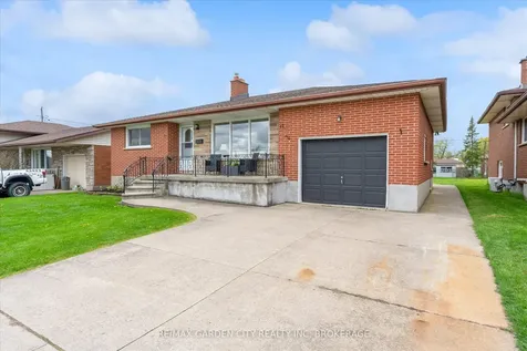 17 St. Charles Drive Thorold ON L2V 2W3
