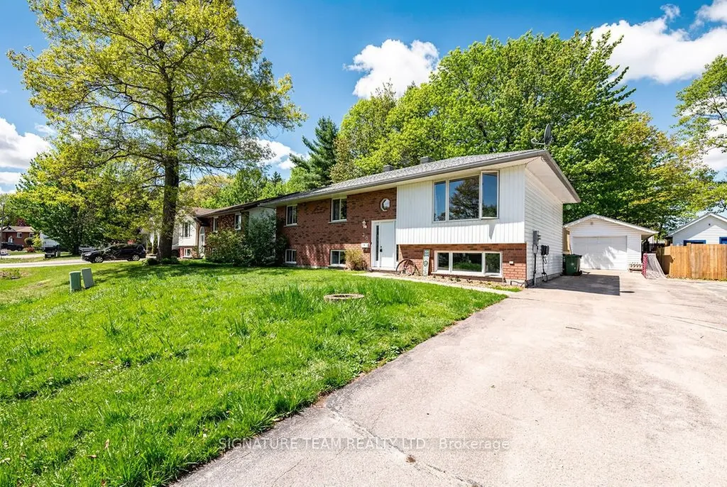 30 Earl Street Petawawa ON K8H 3M4