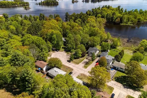 30 Earl Street Petawawa ON K8H 3M4