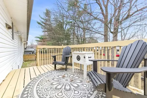 30 Earl Street Petawawa ON K8H 3M4