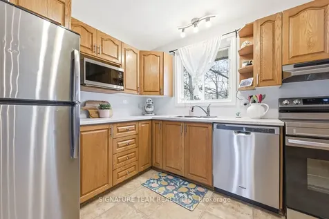 30 Earl Street Petawawa ON K8H 3M4