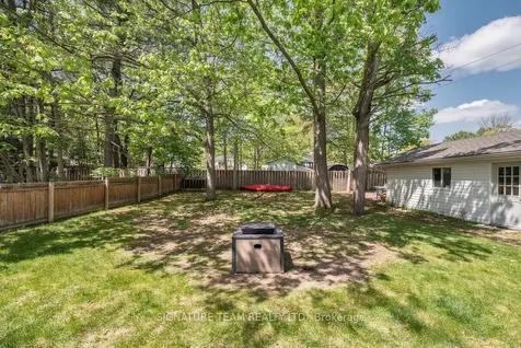 30 Earl Street Petawawa ON K8H 3M4