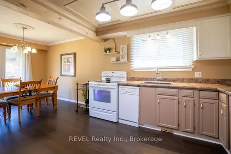 43 Trelawn Parkway Welland ON L3C 1W4