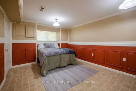 43 Trelawn Parkway Welland ON L3C 1W4