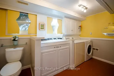 43 Trelawn Parkway Welland ON L3C 1W4